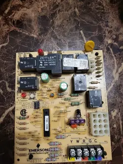 FURNACE CIRCUIT CONTROL BOARD PCBBF122 50M56 289 01