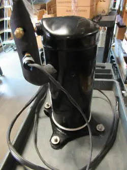 AC COMPRESSOR