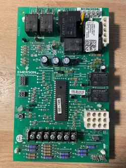 EMERSON 50M51-495-01 / D344301P01 / CNT06424 FURNACE CONTROL BOARD USED GOOD