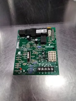 USED CONTROL BOARD FOR FURNACE PT# GP/NPCBBF136 FREE SHIPPING