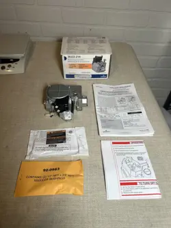 EMERSON WHITE RODGERS 36J22-214/ VAL07913 MAIN GAS VALVE NEW