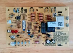 EMERSON DEFROST CONTROL BOARD 5001-9258 47-102685-07 47D43-111-04