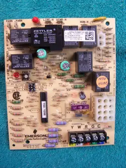 NEW GOODMAN AMANA PCBBF122 OEM FURNACE CONTROL BOARD EMERSON 50M56-289-01