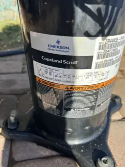 EMERSON.COPELAND  COMPRESSOR ZR44K5E - PFV - 830  - 220V -YEAR 2020