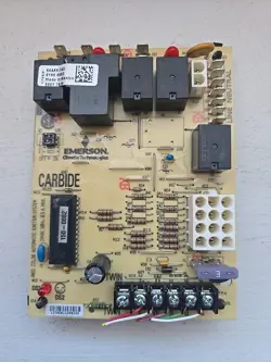 FURNACE CONTROL BOARD 50A55-743, 0150-0882. NUM#149.