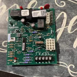 TRANE 50M56-495-04 EMERSON  FURNACE CONTROL CIRCUIT BOARD D345780P01 #B9