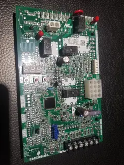 GOODMAN 80% GAS FURNACE CONTROL BOARD  EMERSON PCBBF163