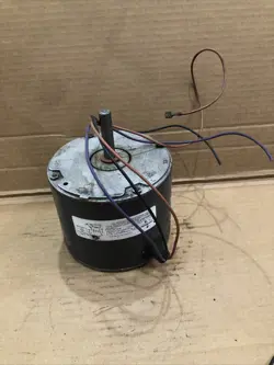 EMERSON K55HXJPM-9251 CONDENSER MOTOR X70370299010 1/6HP 230V 825RPM