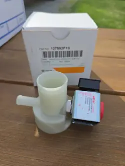 HUMIDIFIER DRAIN VALVE EMERSON 127992P1S (BRAND NEW)