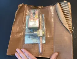 NEW OEM ALCO / EMERSON CONTROLS SOLENOID VALVE EF-11JE-121 WITH COIL 200RBGS1655