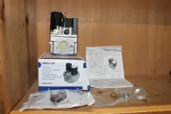 EMERSON 36H32-304 UNIVERSAL ELECTRONIC IGNITION GAS VALVE NEW IN BOX SHIPS FREE!