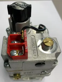 36C03U-400 EMERSON/WHITE RODGERS MILLIVOLT GAS MANIFOLD, 3/4