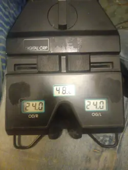 ESSILOR DIGITAL CRP PUPILOMETER . WORKING, 3 AAA BATTERY'S NOT INCLUDED 