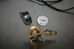 VICTOR 7-0262 COMPRESSED GAS REGULATOR W/ MILLIPORE GAUGE