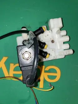 SOLENOID VALVE MANIFOLD - MILLIPORE MILLI-Q ACADEMIC