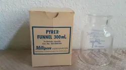 ONE NEW MILLIPORE 300ML GLASS 47MM GRADUATED FILTRATION FUNNEL VACUUM FILTRATION