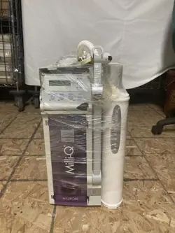 MILLIPORE MILL-Q ZMQS6V0T1 GRADIENT A10 WATER PURIFIER