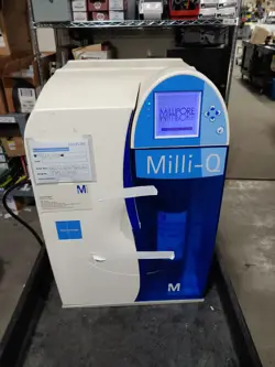 MILLIPORE MILLI-Q ADVANTAGE A10 WATER PURIFICATION SYSTEM Z00Q0V0T0