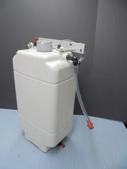 MILLIPORE 10 LITER POLYETHELENE STORAGE TANK