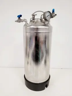 MILLIPORE CORPORATION XX6700P20 20L DISPENSING PRESSURE VESSEL LAB