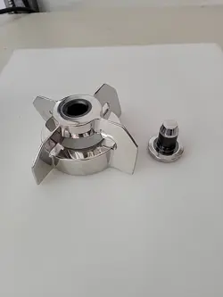 MILLIPORE / NOVASEPTIC MIXER GMC100/24EPDC MALE BEARING