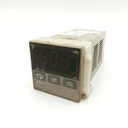OMRON E5CS-R1KJX-F TEMPERATURE CONTROLLER