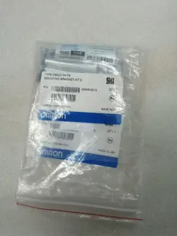 NEW OMRON OS32C-BKT3