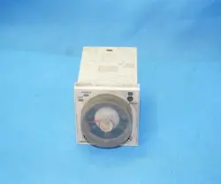 OMRON H3CR-A8E H3CRA8E TIMER  100-240VAC 30DAYS WARRANTY EXPEDITED SHIPPING