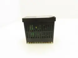 OMRON E5EZ-Q3 DIGITAL TEMPERATURE CONTROLLER 100-240V 2A