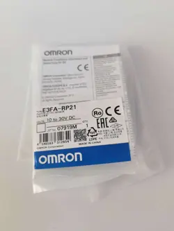 OMRON E3FA-RP21 PHOTOELECTRIC SENSOR NEW FREE SHIPPING ONE E3FARP21