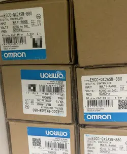OMRON E5CC-QX2ASM-880 TEMPERATURE CONTROLLER 100-240VAC NEW FREE SHIP