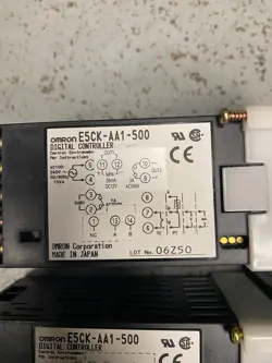 OMRON AUTOMATION DIGITAL TEMPERATURE CONTROLLER E5CK-AA1-500 NEW NO BOX