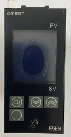 OMRON E5EN-R3MT-500 TEMPERATURE CONTROLLER 100-240VAC 50/60HZ 10VA