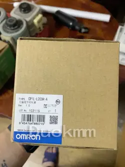 NEW OMRON CP1L-L20DR-A