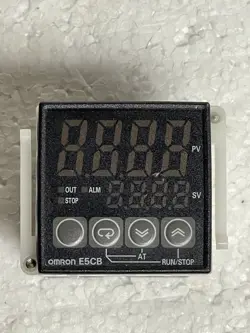 OMRON TEMPERATURE CONTROLLER E5CB-R1TC