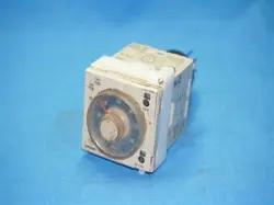 OMRON H3CR-F8N H3CRF8N TIMER W/ ATX1NS W/ BREAKAGE