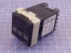 OMRON E5CSV-R1T-F TEMPERATURE CONTROLLER T98435