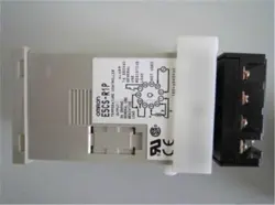 OMRON E5CS-R1P TEMPERATURE CONTROLLER