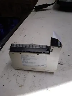 OMRON C200H-OC221 OUTUT MODULE PLC