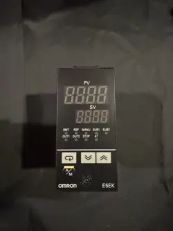 OMRON E5EK-AA2 DIGITAL