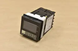 OMRON E5CN-Q2HBTC 100-240V TEMPERATURE CONTROLLER
