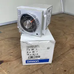NEW OMRON E5C2-R40J