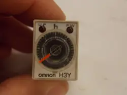 OMRON SOLID STATE MINIATURE TIMER H3Y-4  0-3 HOUR  24 VDC 4PDT  A4