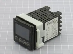 OMRON E5CN-R2MT-500 TEMPARATURE CONTROLLER T218040