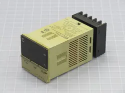 OMRON E5CS-R1KJ TEMPERATURE CONTROLLER T214466