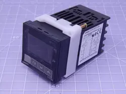 OMRON E5CR2MTC-500 TEMPERATURE CONTROLLER T116849