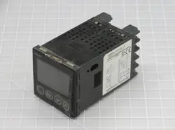 OMRON E5CN-R2MT-500 DIGITAL TEMPERATURE CONTROLLER T205742