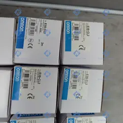 NEW OMRON E3S-CL2 DIFFUSE PHOTOELECTRIC SENSOR SWITCH FAST DELIVERY