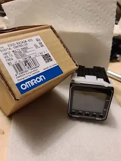 OMRON E5CC-RX2ASM-800 TEMPERATURE CONTROLLER