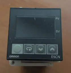 OMRON E5CN-R2MTC-500 TEMPERATURE CONTROLLER 100-240V